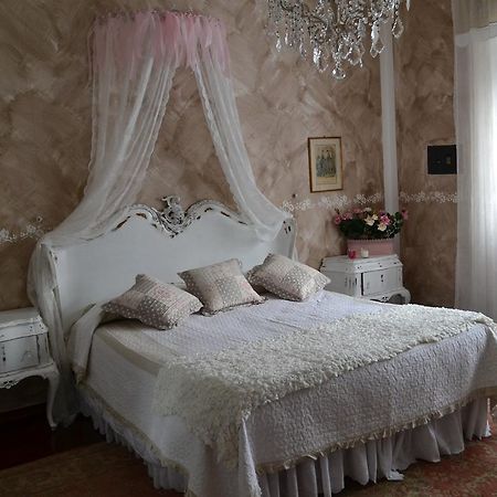 Le Bouganville Apartment Desenzano del Garda Zimmer foto