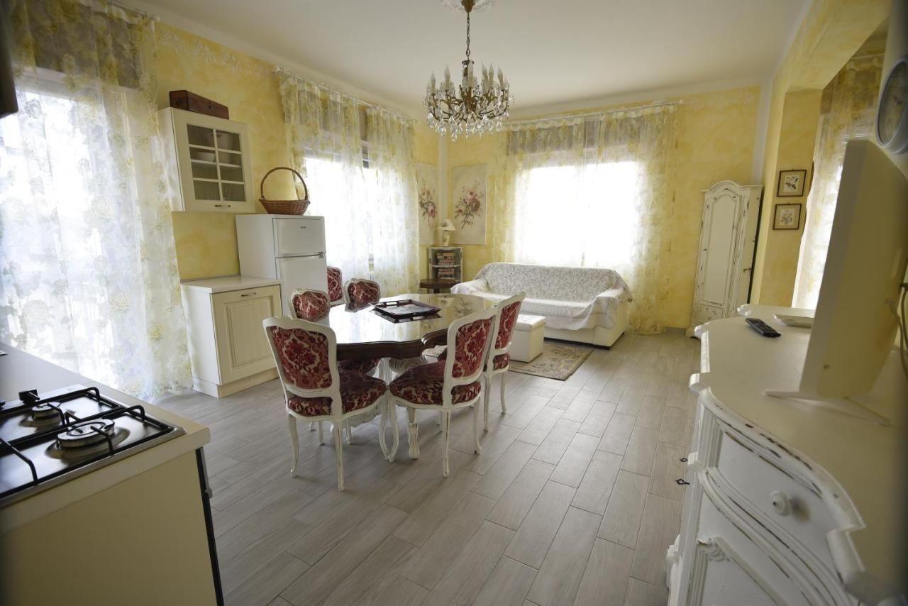 Le Bouganville Apartment Desenzano del Garda Exterior foto