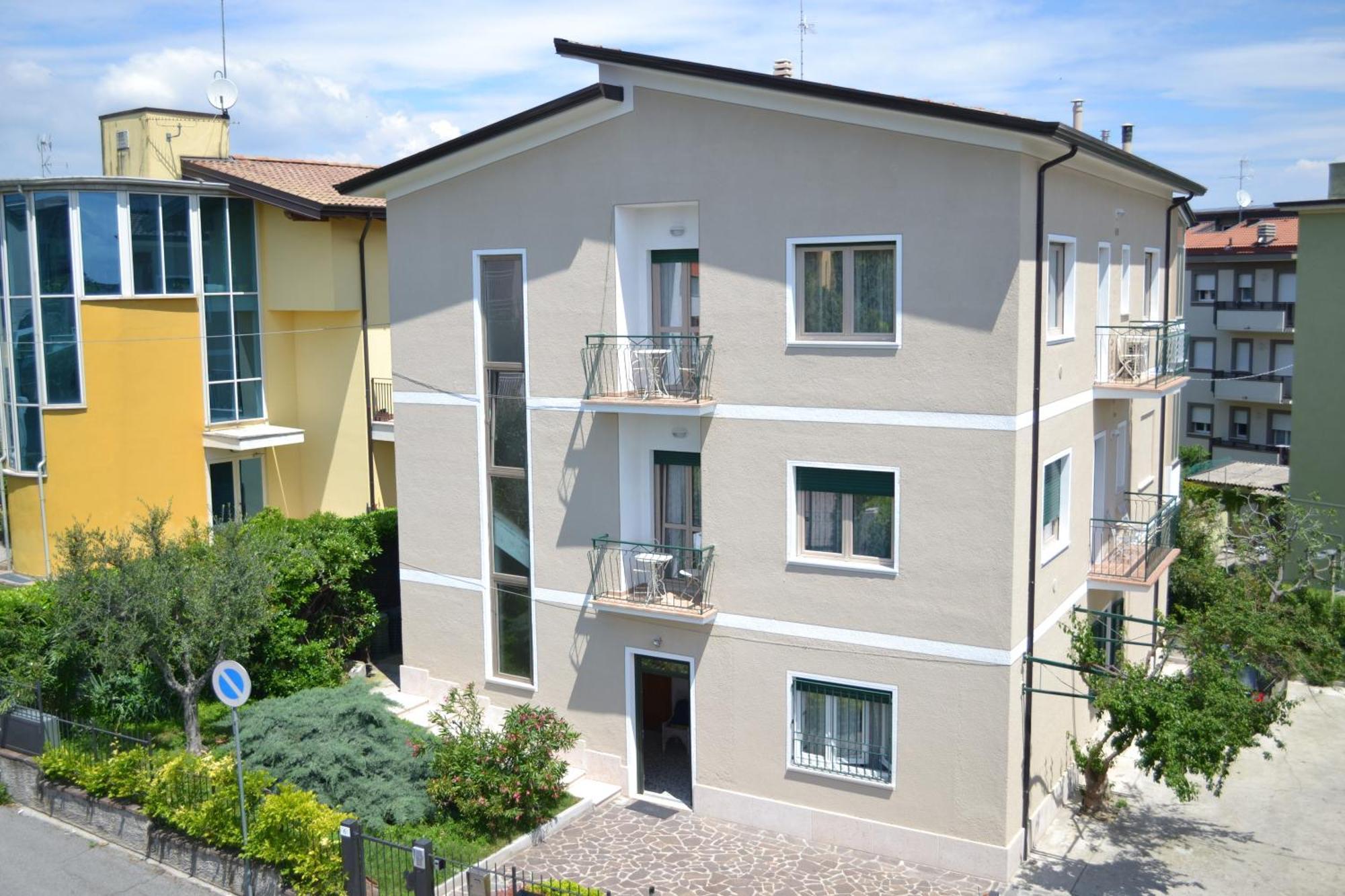 Le Bouganville Apartment Desenzano del Garda Exterior foto
