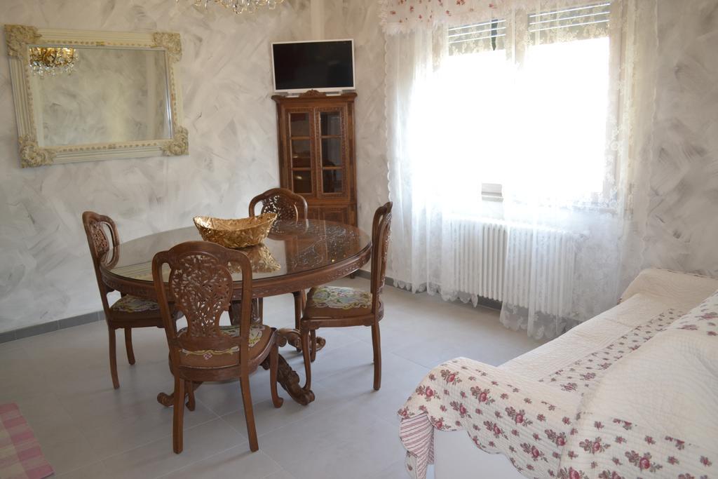 Le Bouganville Apartment Desenzano del Garda Exterior foto