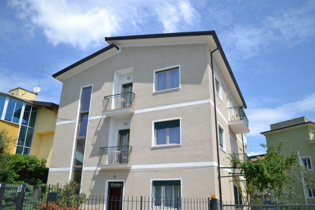 Le Bouganville Apartment Desenzano del Garda Exterior foto